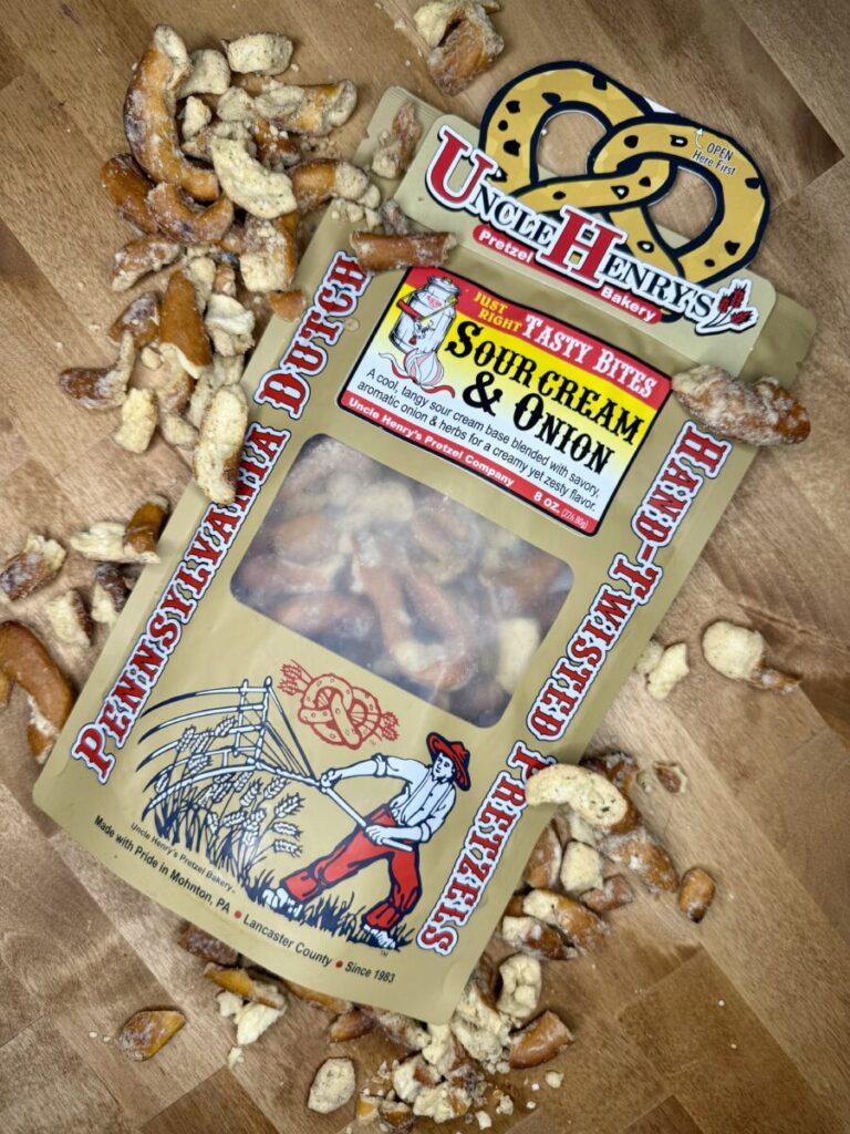 Sour cream and onion flavored pretzel pieces